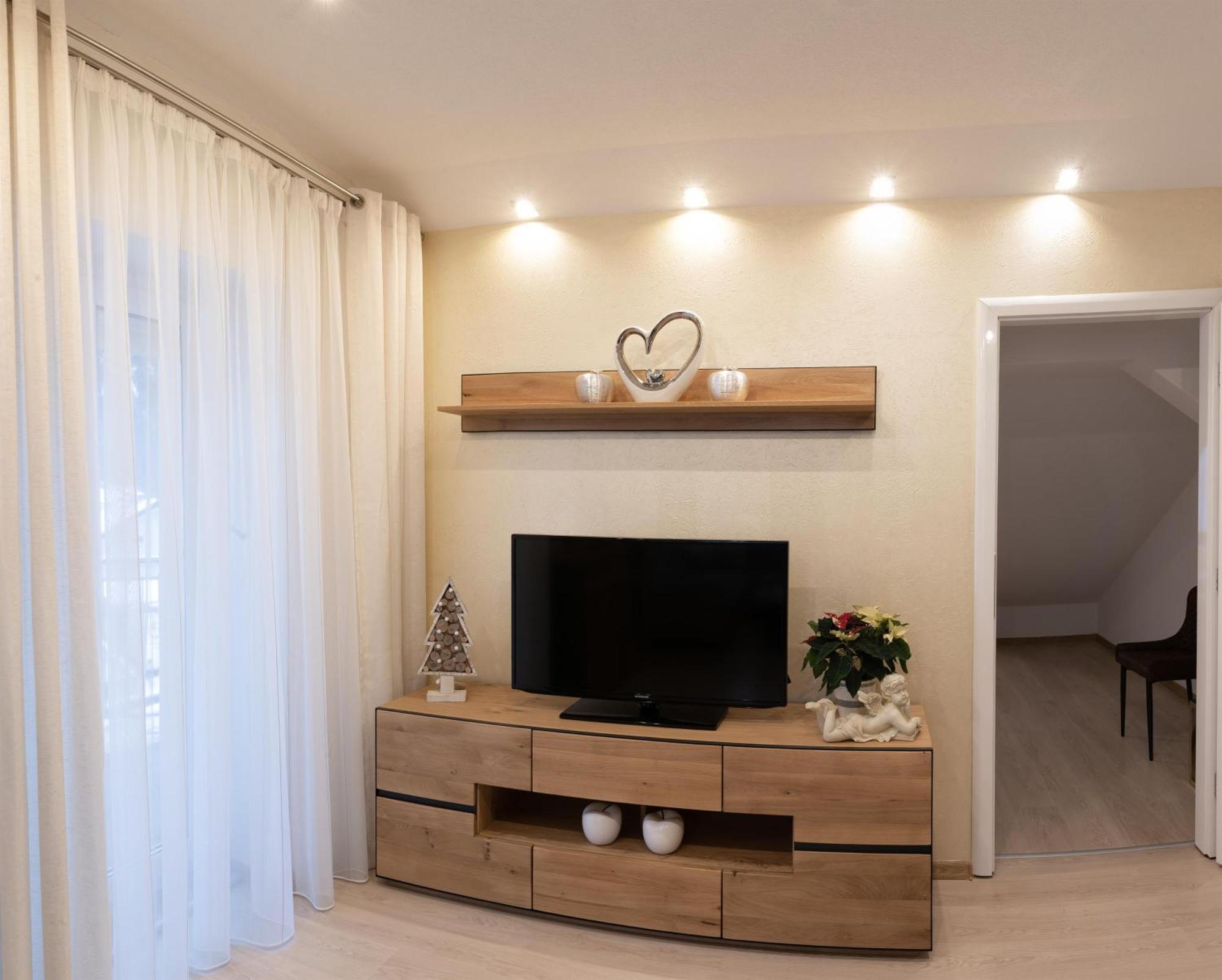 Ferienwohnung Schoenblick Вайссенбах-на-Лехе Экстерьер фото